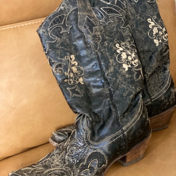 Black and Tan corral boots woman’s - Picture 2 of 4